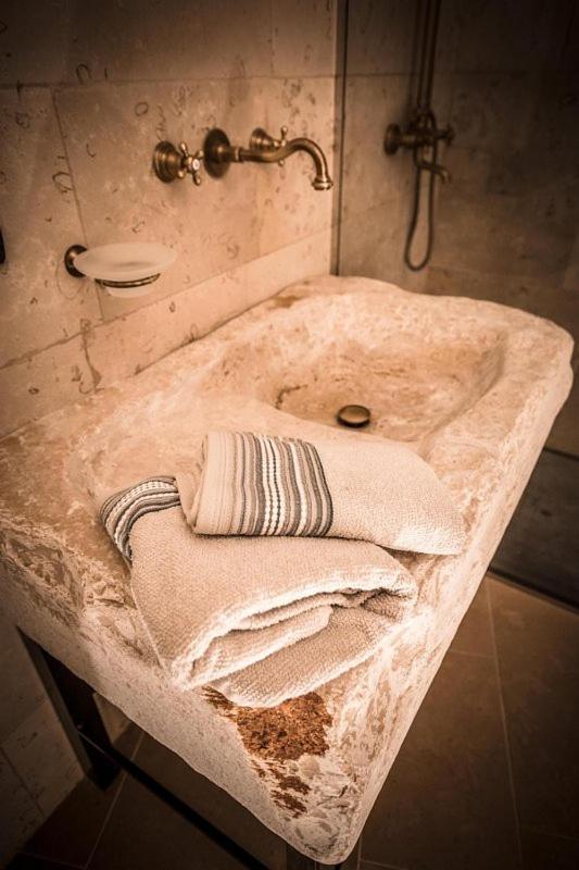 Suite La Stalla Matera Luaran gambar